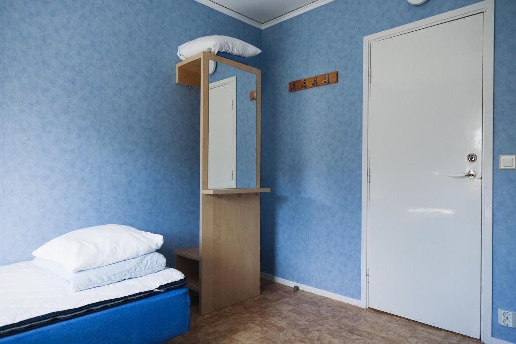 Двухместный (Стандартный двухместный номер с 2 отдельными кроватями и общей ванной комнатой) гостевого дома Visingsö Vandrarhem, Гренна