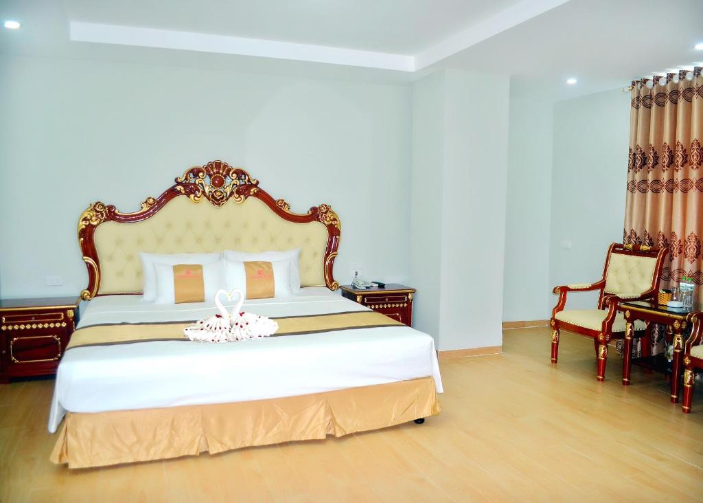 Двухместный (Двухместный номер Делюкс с 1 кроватью и видом на море) отеля Phuong Hoang Hotel 2, Тхань Хоа