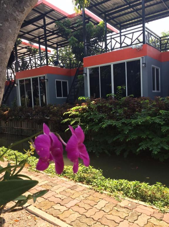 Мотель Mee Phawa Resort, Ампхава