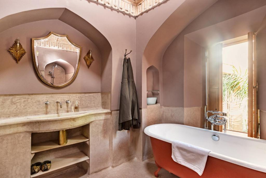 Сьюит (Полулюкс Делюкс), Riad Kbour & Chou