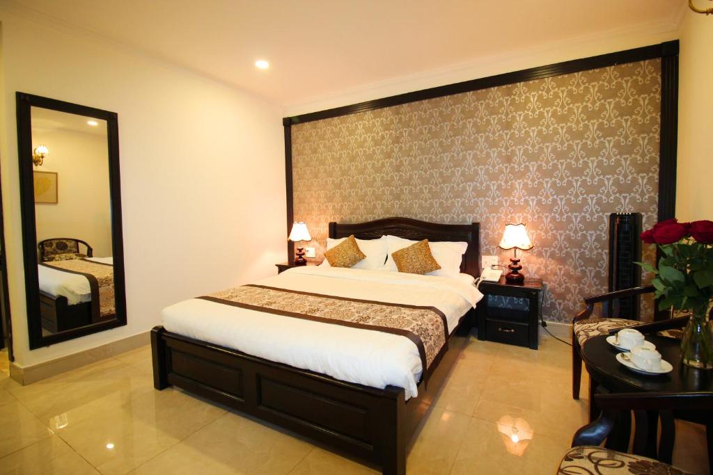 Двухместный (Стандартный двухместный номер с 1 кроватью) отеля Royal Dalat Hotel, Далат