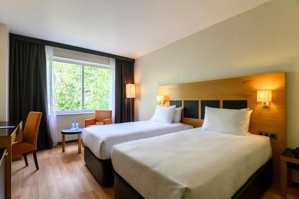 Двухместный (Представительский двухместный номер с 2 отдельными кроватями) отеля Husa President Park Hotel, Брюссель