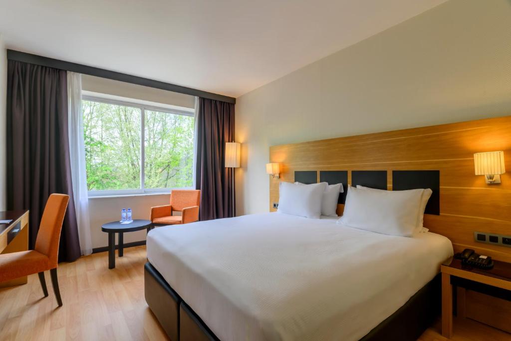 Двухместный (Стандартный номер с кроватью размера «king-size») отеля Husa President Park Hotel, Брюссель