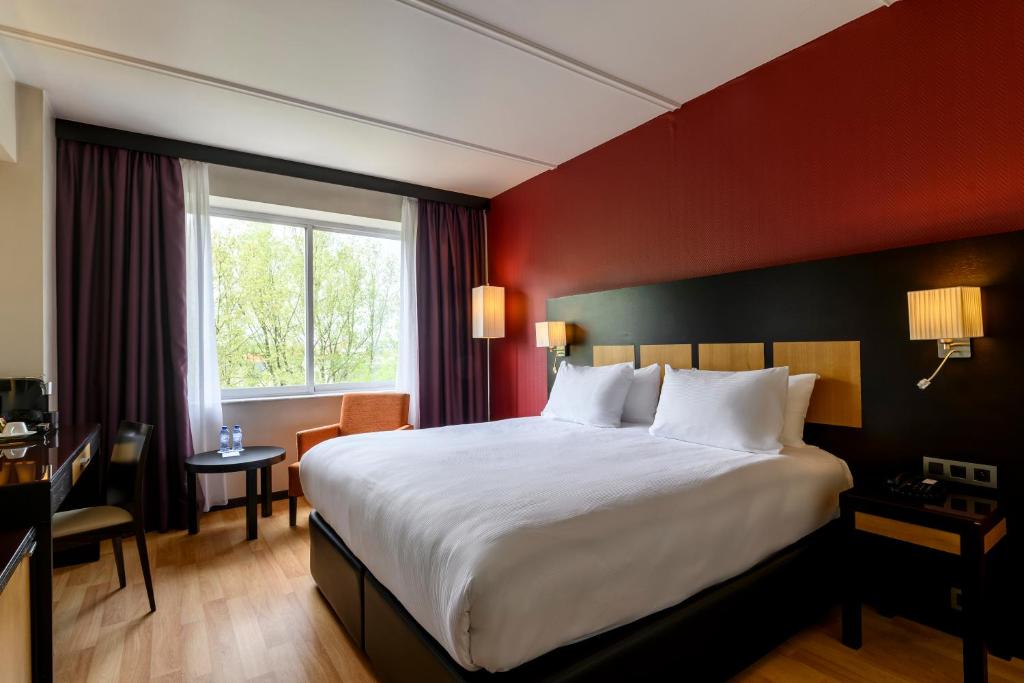 Двухместный (Представительский номер с кроватью размера «king-size») отеля Husa President Park Hotel, Брюссель