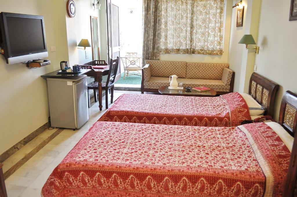 Отель Hotel Arya Niwas, Джайпур