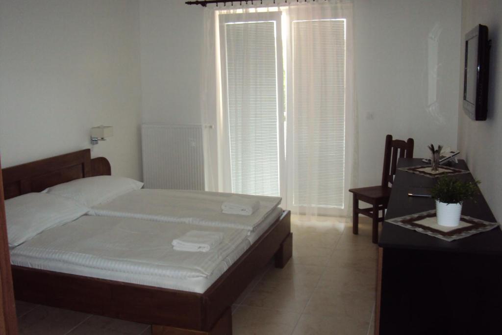 Двухместный (Стандартный двухместный номер с 1 кроватью) мотеля Motel Senec, Сенец