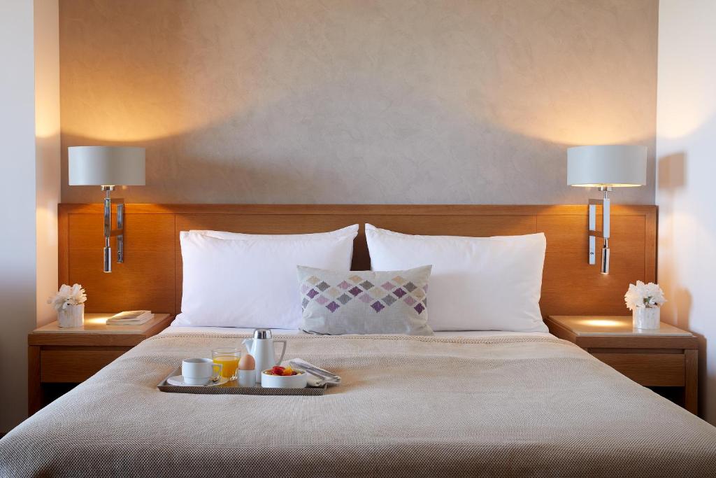 Двухместный (Двухместный номер с 1 кроватью или 2 отдельными кроватями) курортного отеля Minoa Palace Resort & Spa, Платаниас