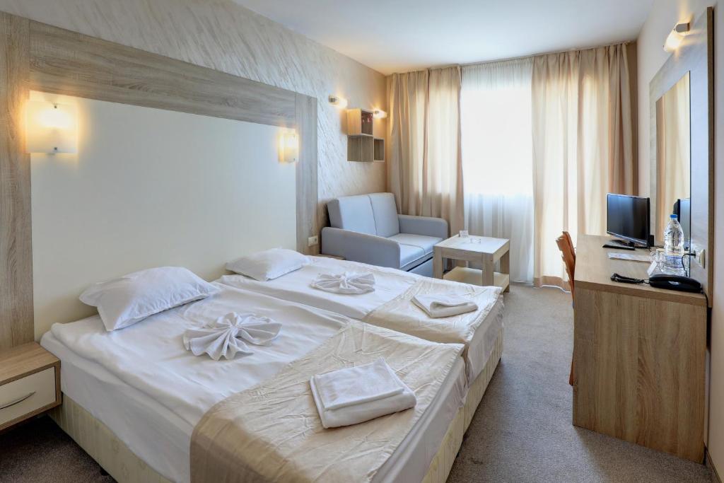 Двухместный (Двухместный номер с 2 отдельными кроватями и диваном-кроватью (для 3 взрослых)) отеля Hotel Paraizo Beach All Inclusive, Обзор