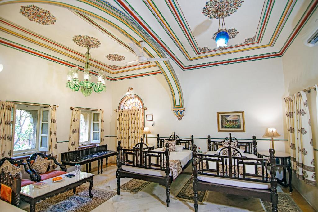 Двухместный (Стандартный двухместный номер с 1 кроватью или 2 отдельными кроватями) отеля Alsisar Haveli - Heritage Hotel, Джайпур