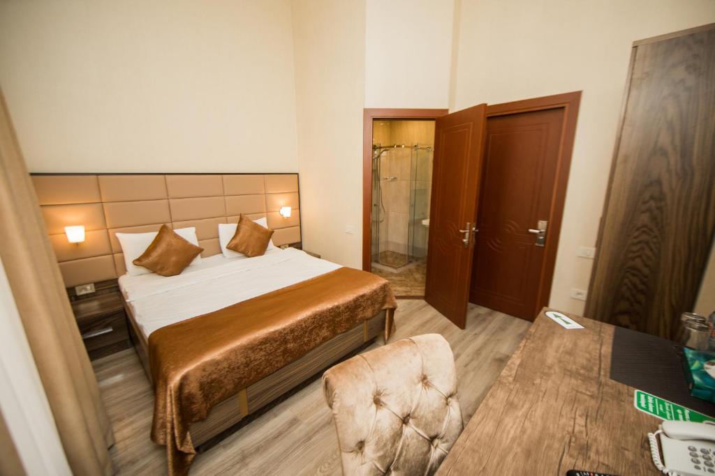 Двухместный (Стандартный двухместный номер с 1 кроватью) отеля Пассаж, Баку