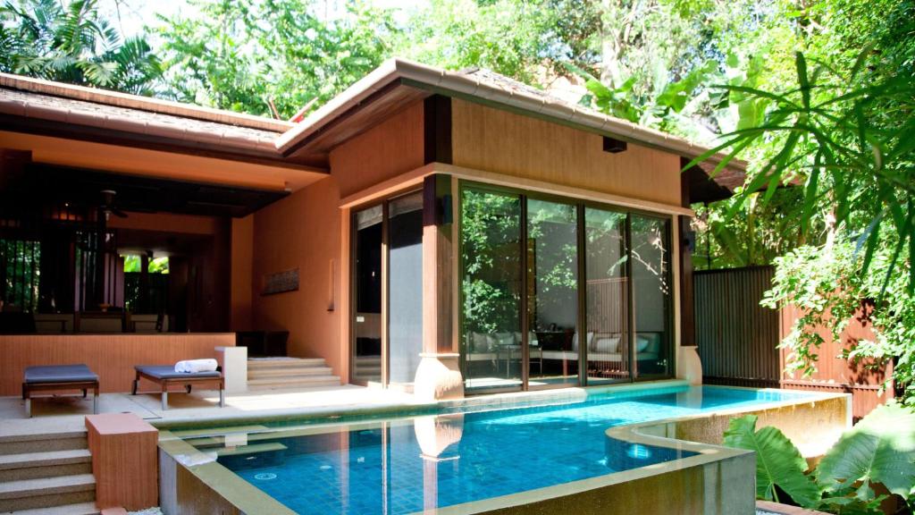 Вилла (Семейный люкс с 1 спальней, бассейном, видом на сад и бесплатным трансфером в 1 сторону (от или до аэропорта)) курортного отеля Sri Panwa Phuket Luxury, Пхукет