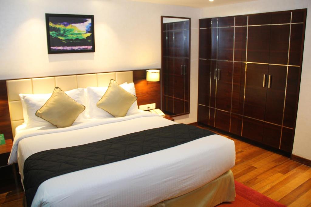 Двухместный (Weekend Package in Deluxe King Room) отеля Howard Johnson Bengaluru Hebbal, Бангалор
