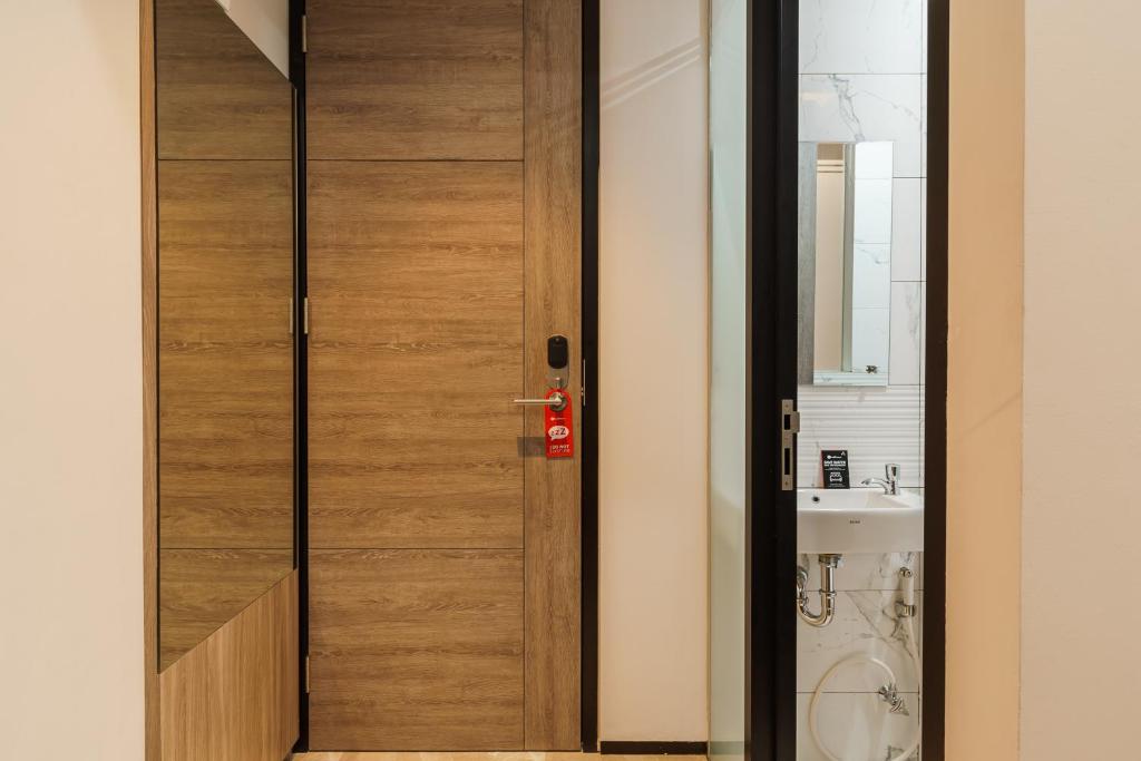 Одноместный (Одноместный номер), RedDoorz Plus near Senayan City