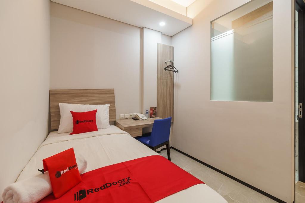 Одноместный (Одноместный номер), RedDoorz Plus near Senayan City