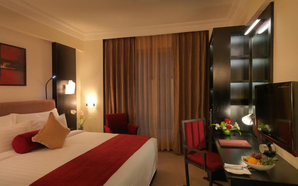 Двухместный (Day Use Room for 6 Hours between 8am to 9pm) отеля Sterlings Mac Hotel, Бангалор