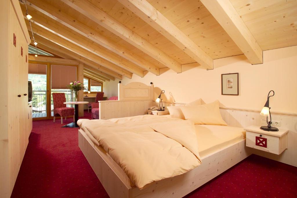 Двухместный (Двухместный номер «Комфорт» с 1 кроватью) отеля Hotel Schweizerhof Sport- & Beautyhotel, Кирхберг