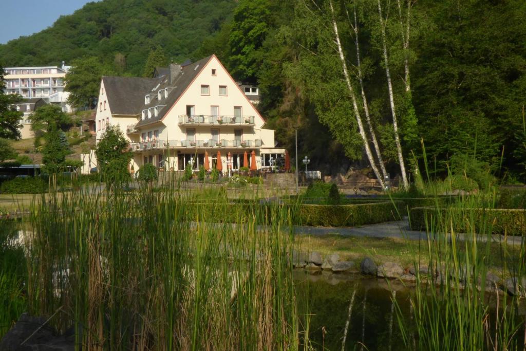 БАД Бертрих Германия. Резиденции Вюртембергов в БАД-Тайнахе.. Posthotel Bad-Bertrich Germany.