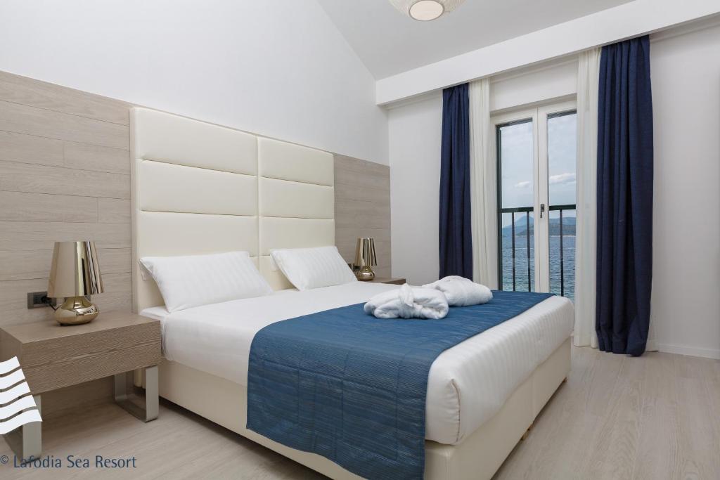 Апартаменты (Апартаменты с 1 спальней с видом на море - в дополнительном здании) отеля Lafodia Sea Resort, Лопуд
