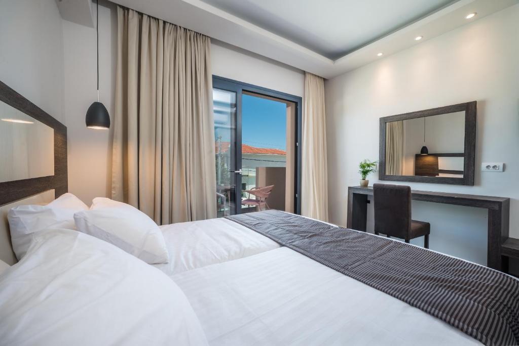 Двухместный (Двухместный номер Делюкс с 1 кроватью или 2 отдельными кроватями, вид на город) апарт-отеля ABATON Luxury Resort, Циливи