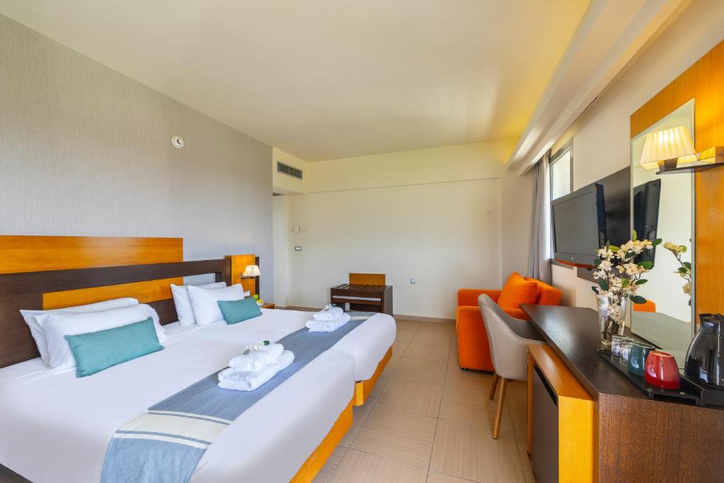 Двухместный (Двухместный номер с 1 кроватью и видом на бассейн) отеля Mistral Hotel, Колимбия