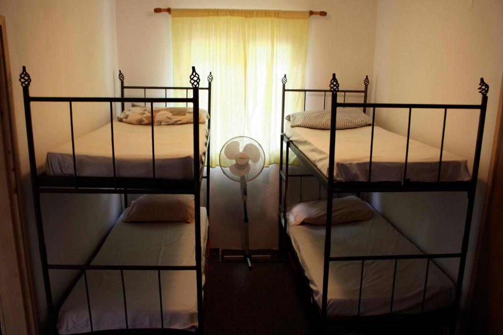 Номер (Кровать в общем номере с 4 кроватями) хостела Hostel Anton, Тиват