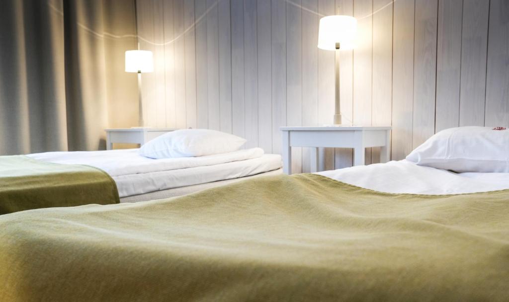 Двухместный (Улучшенный двухместный номер с 1 кроватью) отеля Medlefors Hotell & Konferens, Шеллефтео