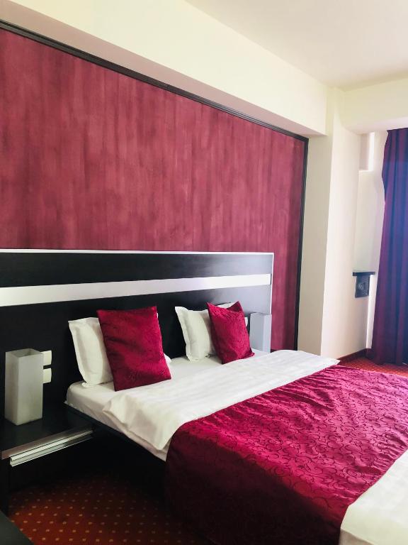 Двухместный (Стандартный двухместный номер 4* с 1 кроватью) отеля Hotel Angellis, Тимишоара