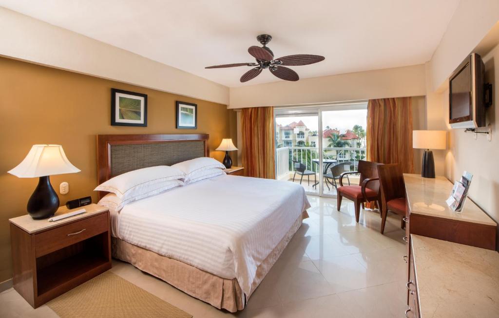 Двухместный (Улучшенный двухместный номер с 1 кроватью) курортного отеля Occidental Caribe - All Inclusive, Пунта-Кана