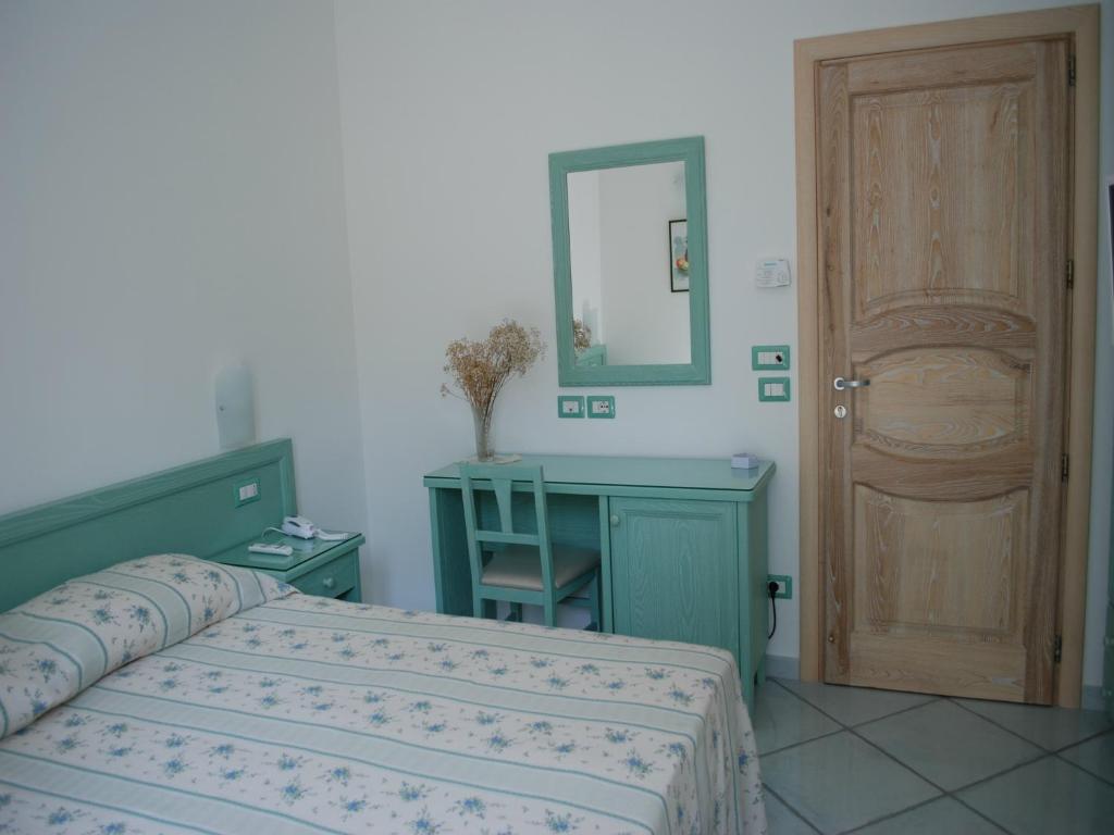 Двухместный (Двухместный номер с 1 кроватью или 2 отдельными кроватями) отеля La Vispa Teresa, Искья