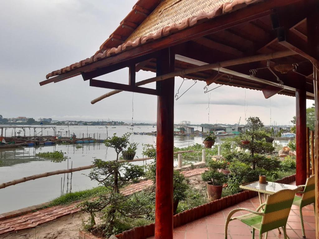 Номер (Дом для отпуска) загородного отеля mekong riverside homestay, Виньлонг