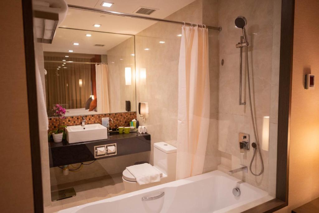 Двухместный (Номер Делюкс с кроватью размера «king-size») отеля Park Avenue Changi, Сингапур (город)