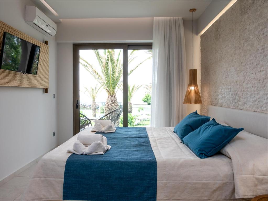 Сьюит (Эксклюзивный люкс с видом на море) апарт-отеля Marinos Beach Hotel-Apartments, Платанес