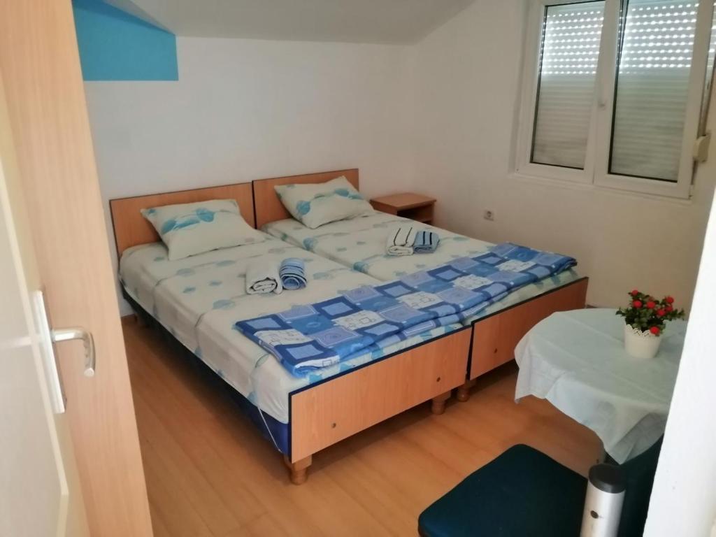 Двухместный (Двухместный номер с 1 кроватью или 2 отдельными кроватями и балконом - Мансарда) апартамента Apartments Stevović, Херцег-Нови