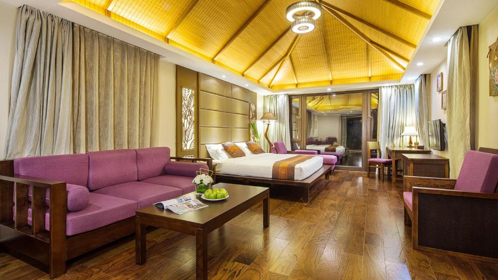 Вилла (Ограниченное предложение — Вилла с 3 спальнями и собственным бассейном) отеля Yalong Bay Villas & Spa, Санья