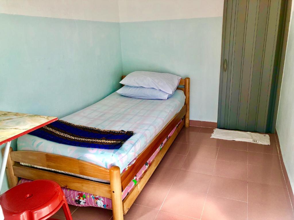 Двухместный (Двухместный номер с 1 кроватью или 2 отдельными кроватями и ванной комнатой) хостела Baba's Guest House By The Sea, Пенанг