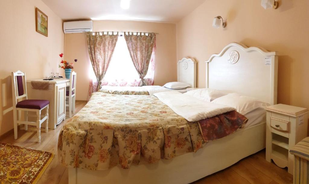 Трехместный (Роскошный трехместный номер) гостевого дома Pension Leaganul Bucovinei, Сучава