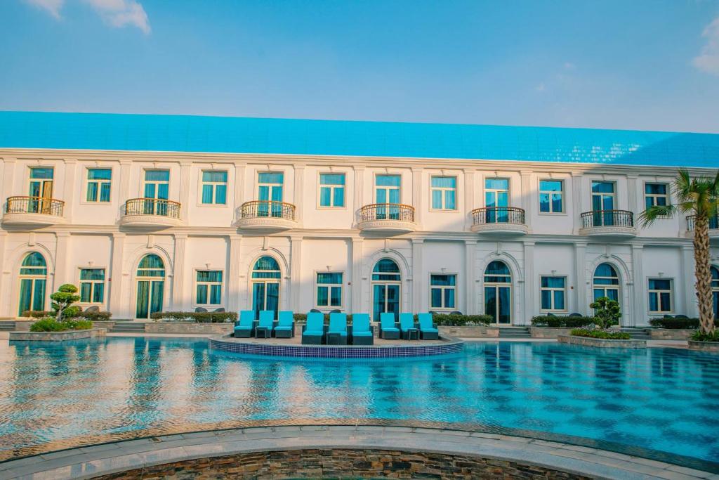 Двухместный (Cabana Room Pool View - Egyptians and Residents Only) отеля Royal Maxim Palace Kempinski Cairo, Каир