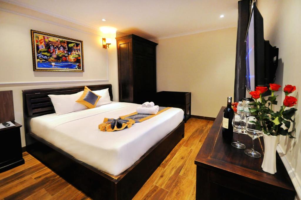 Двухместный (Улучшенный двухместный номер с 1 кроватью) отеля APOLLO HOTEL managed by NEST Group, Нячанг
