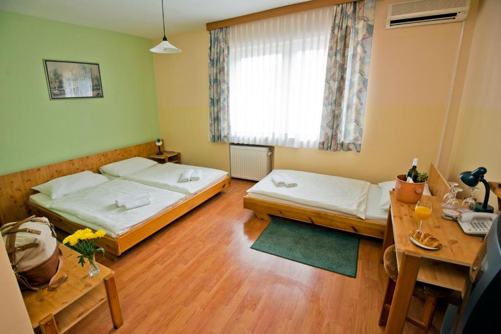 Трехместный (Трехместный номер) мотеля Motel Kod Bakija, Карловац