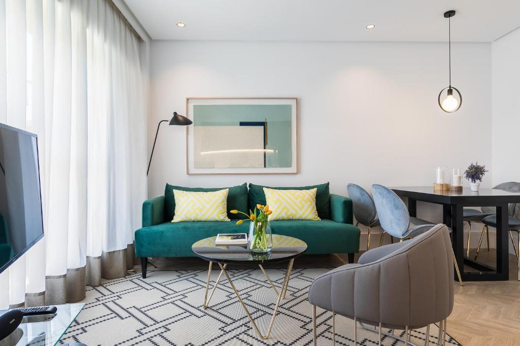 Feelathome Waldorf Suites Apartments, Мадрид