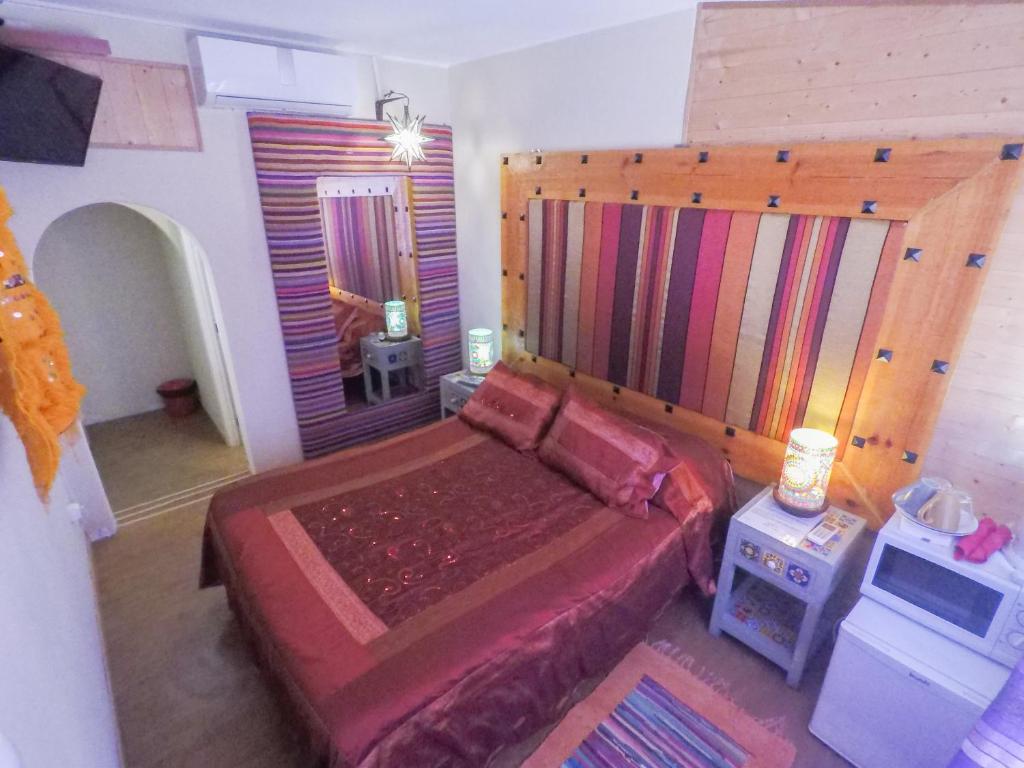 Двухместный (Небольшой двухместный номер с 1 кроватью) гостевого дома Inn Seventies Cheap and Chic, Лагуш