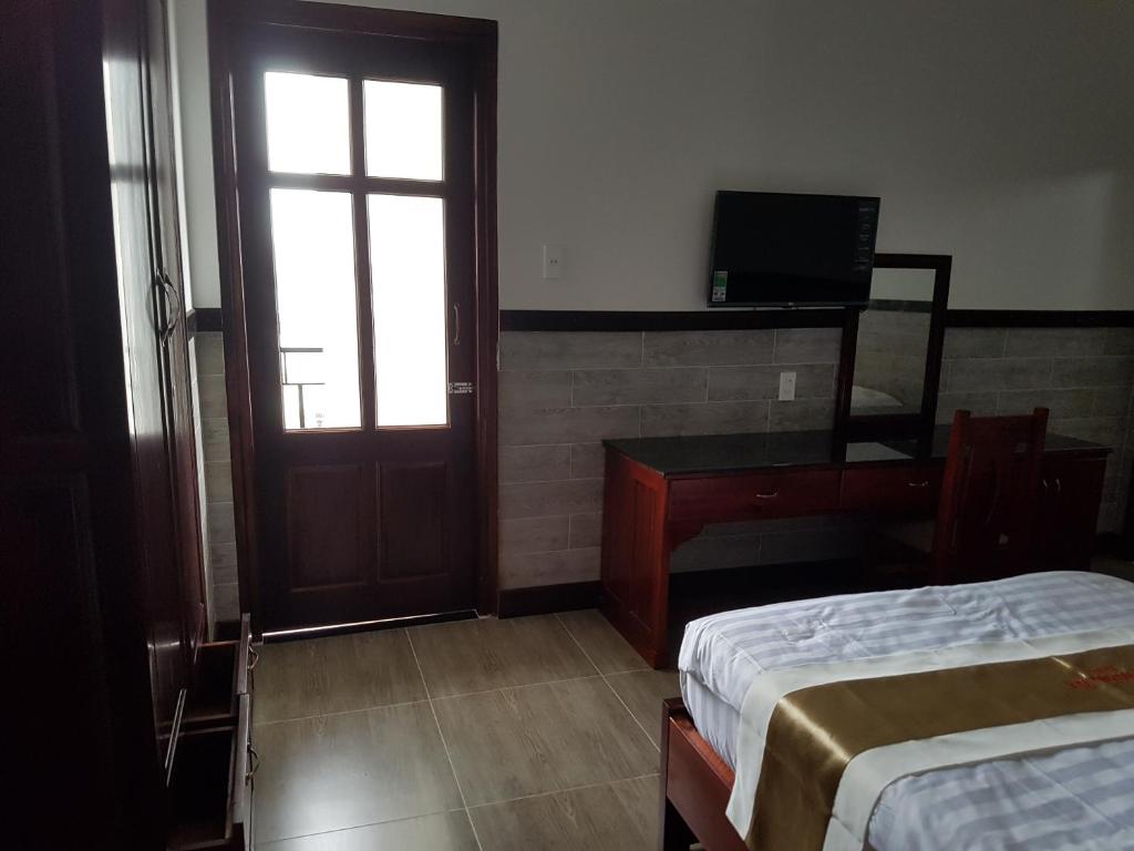 Двухместный (Стандартный двухместный номер с 2 отдельными кроватями) отеля THAI HOANG GIA, Дуонг-Донг