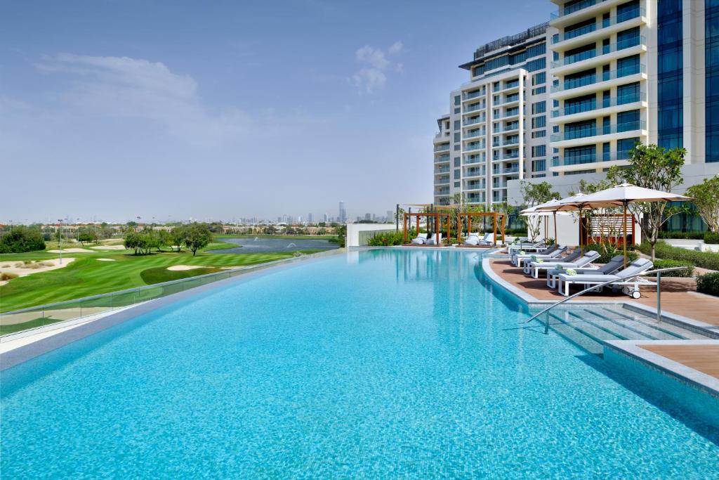 Отель Vida Emirates Hills