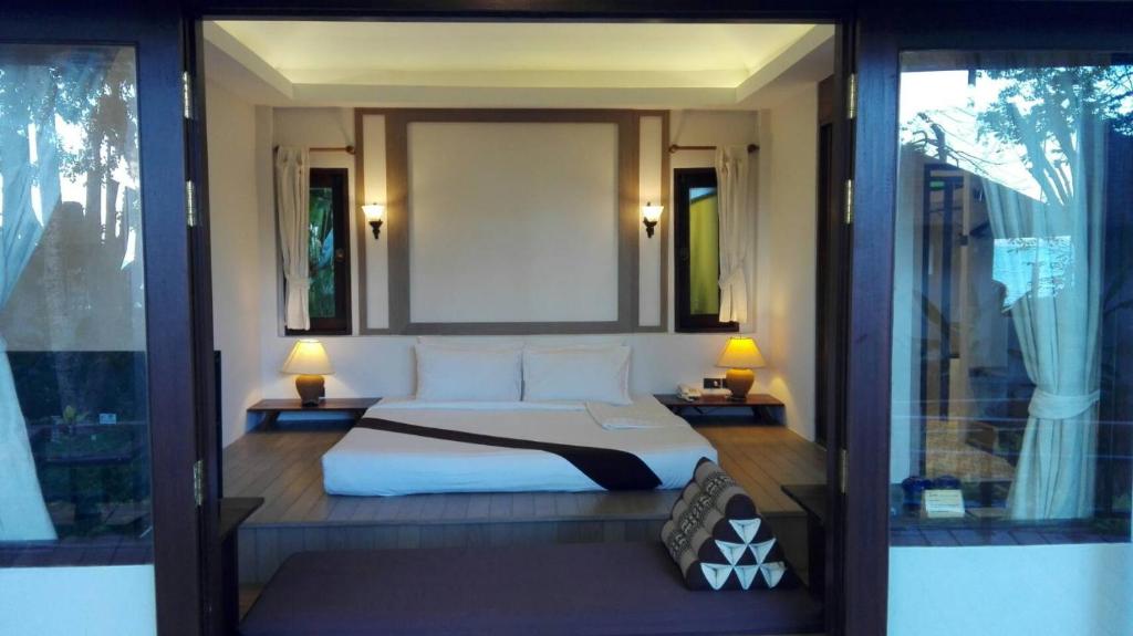Номер (Улучшенный двухместный номер с 1 кроватью и видом на море) курортного отеля Mooban Talay Resort, Самет