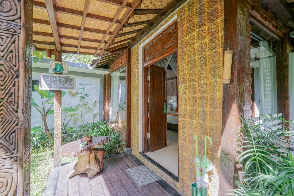 Двухместный (Номер Делюкс с кроватью размера «queen-size») курортного отеля KTS Authentic Balinese Villas, Чангу