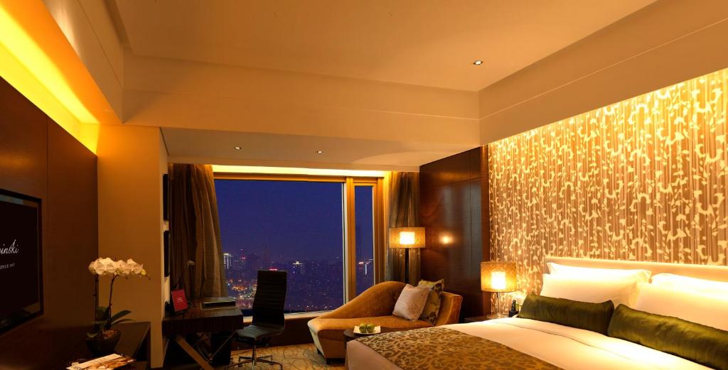 Двухместный (Улучшенный двухместный номер с 1 кроватью) отеля Kempinski Hotel Chongqing, Чунцин