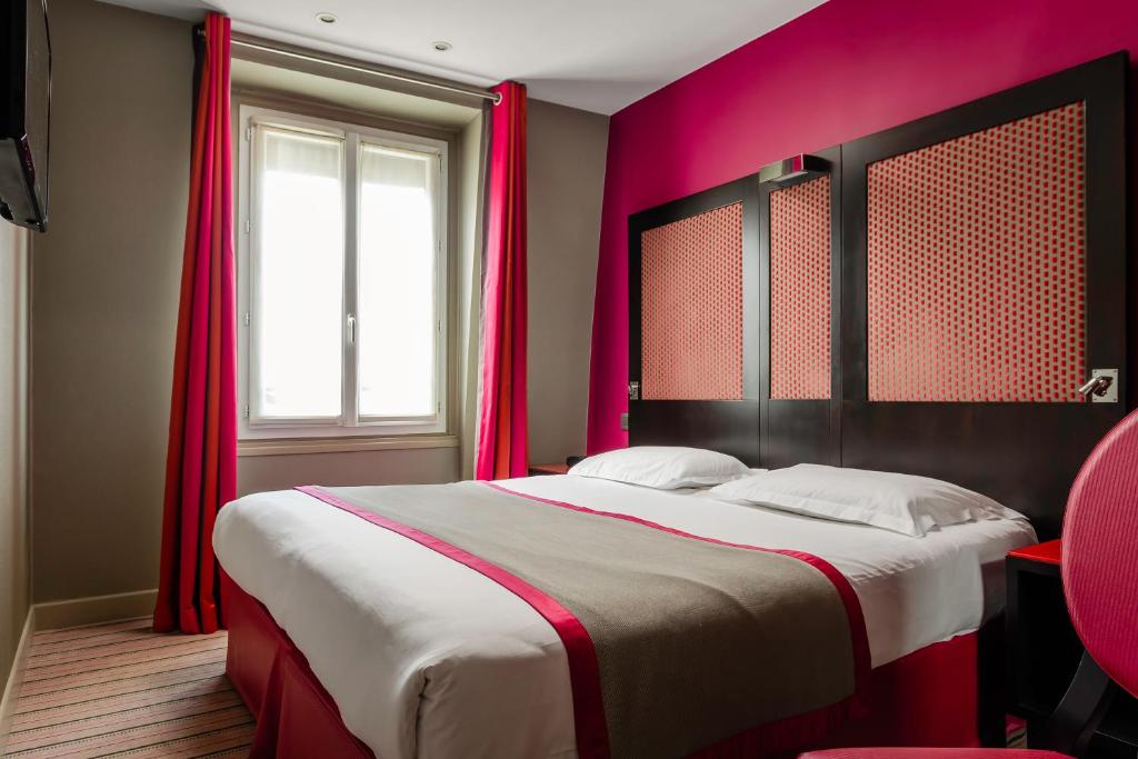 Двухместный (Классический двухместный номер с 1 кроватью) отеля Courcelles Etoile, Париж