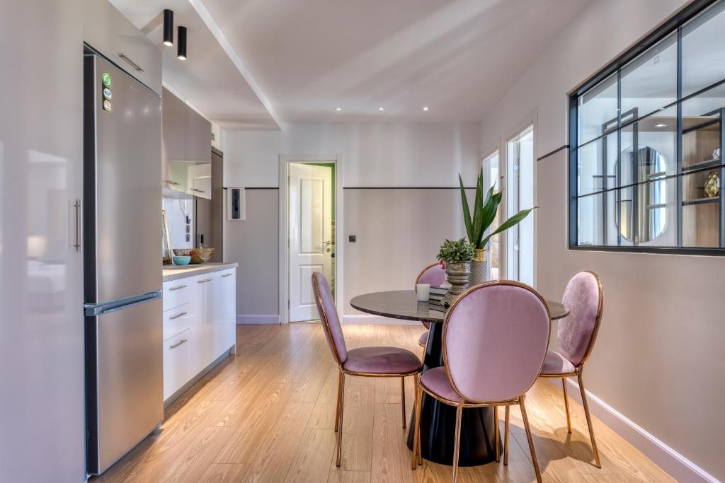 Апартаменты (Апартаменты в пентхаусе), The Pinnacle Athens