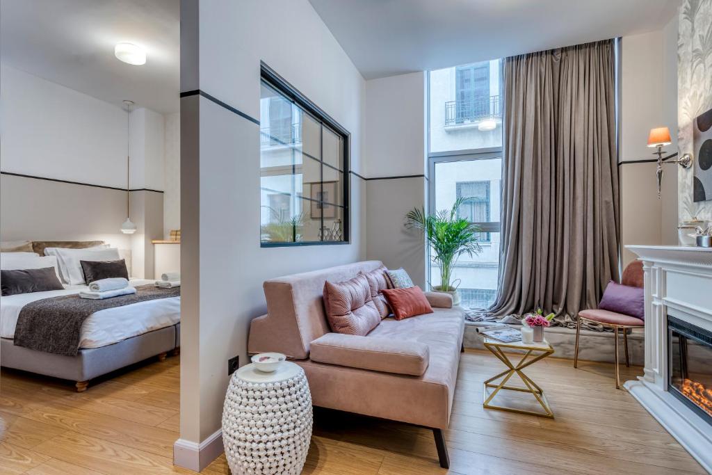 Сьюит (Улучшенный люкс), The Pinnacle Athens