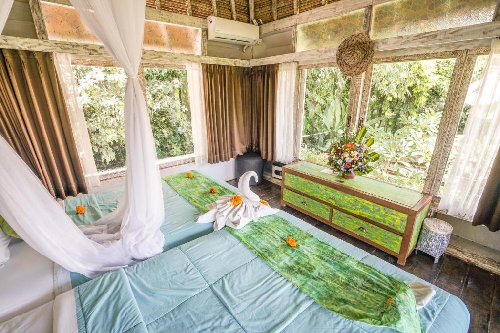 Двухместный (Двухместный номер с 1 кроватью или 2 отдельными кроватями и террасой) курортного отеля KTS Authentic Balinese Villas, Чангу
